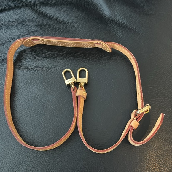 LOUIS VUITTON authentic 
Monogram Palermo GM (pre-own) - Picture 9 of 9